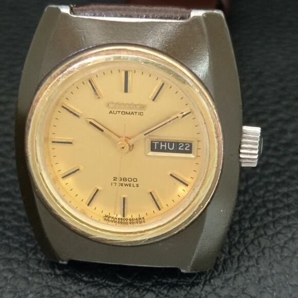 Vintage 1980 Citizen Automatic Womans Black Watch W/daydate & Gold accents main image 9